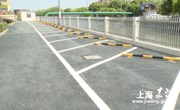 社区靠河围栏倾斜 改造翻新消除隐患